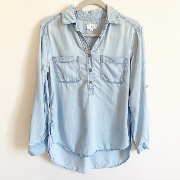 Lou & Grey Chambray Light Wash Henley Button Up Popover Shirttail Hem Shirt Top - Picture 2 of 10